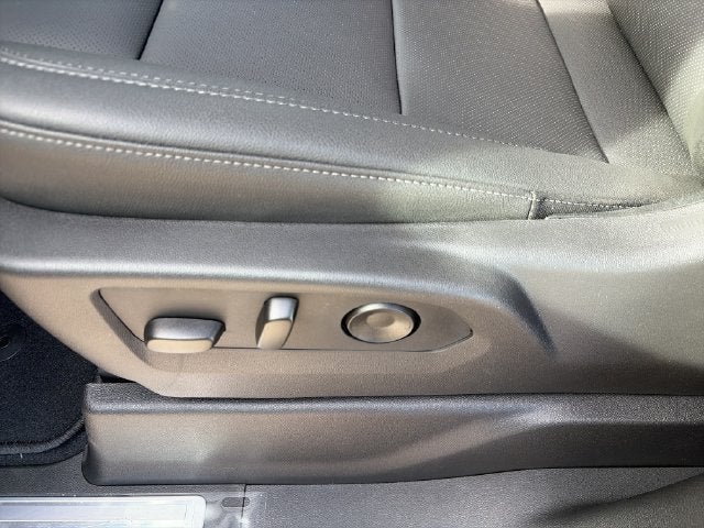 2026 GMC Sierra 1500 SLT - Photo 6