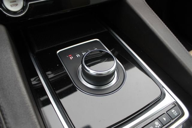 2020 Jaguar F-PACE 25t Prestige